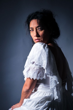 YO, ENCARNACION EZCURRA